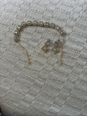 Matching earring and necklace set.